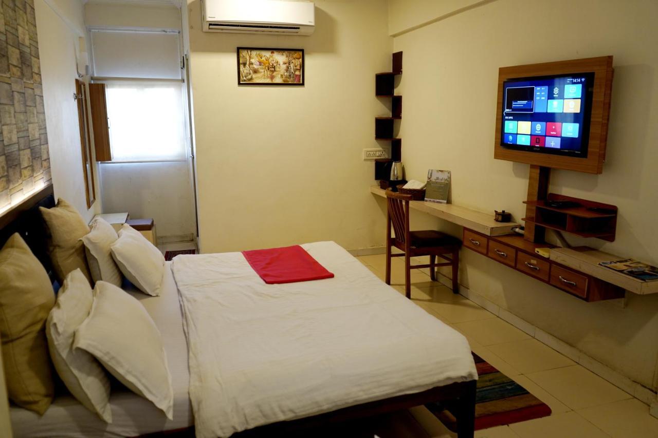 Hotel Krishna Ahmedabad Eksteriør bilde