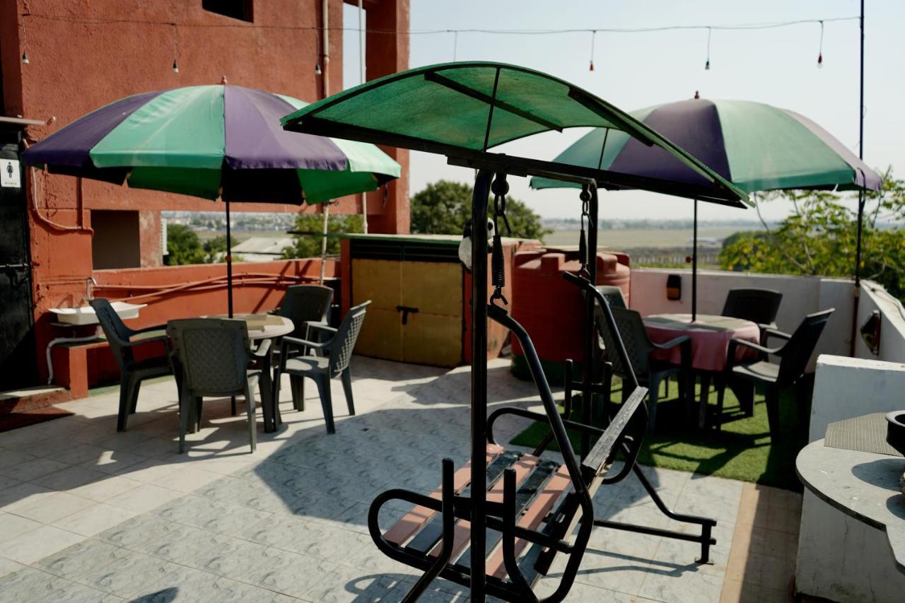 Hotel Krishna Ahmedabad Eksteriør bilde