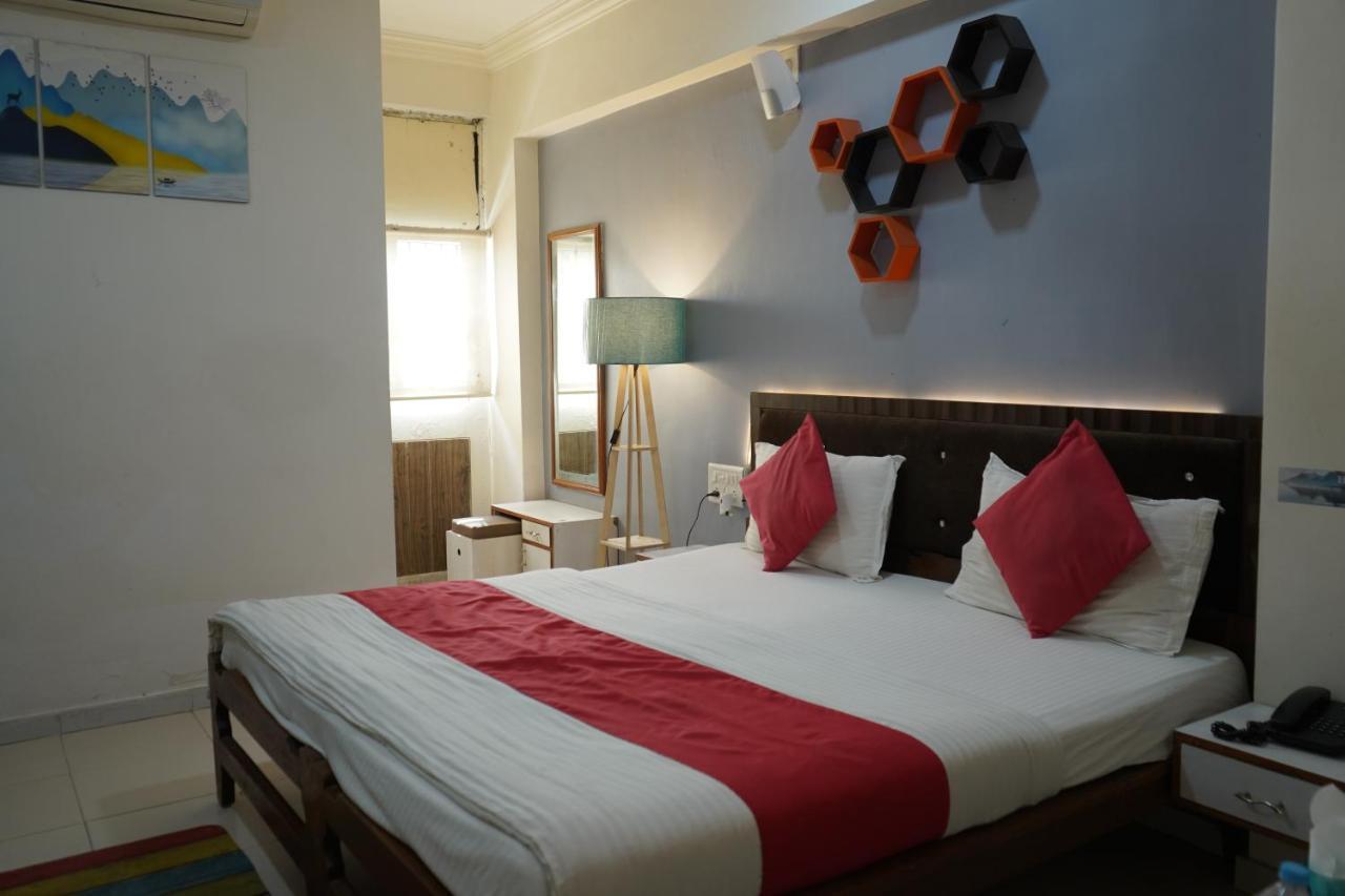 Hotel Krishna Ahmedabad Eksteriør bilde