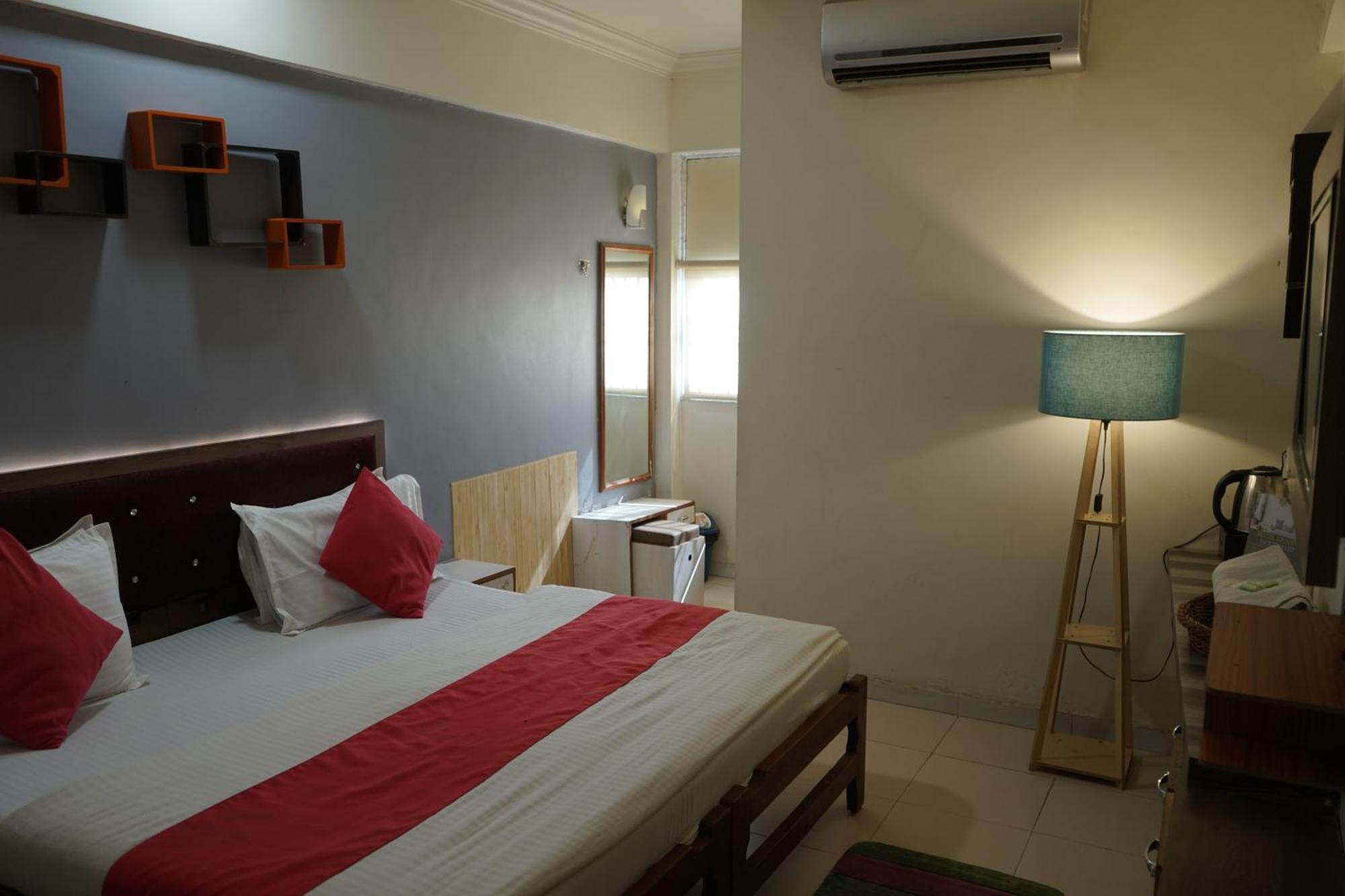 Hotel Krishna Ahmedabad Eksteriør bilde