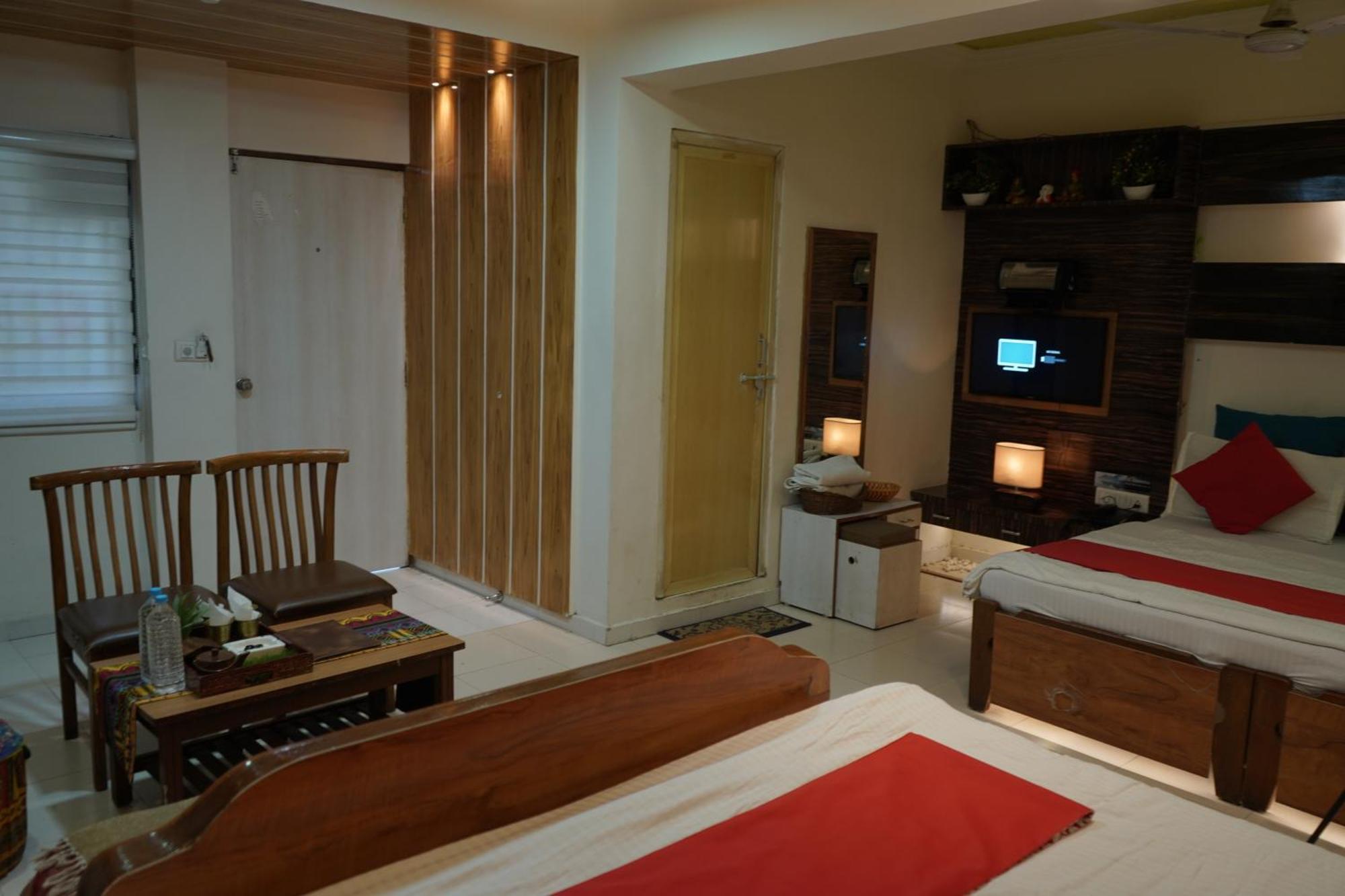 Hotel Krishna Ahmedabad Eksteriør bilde