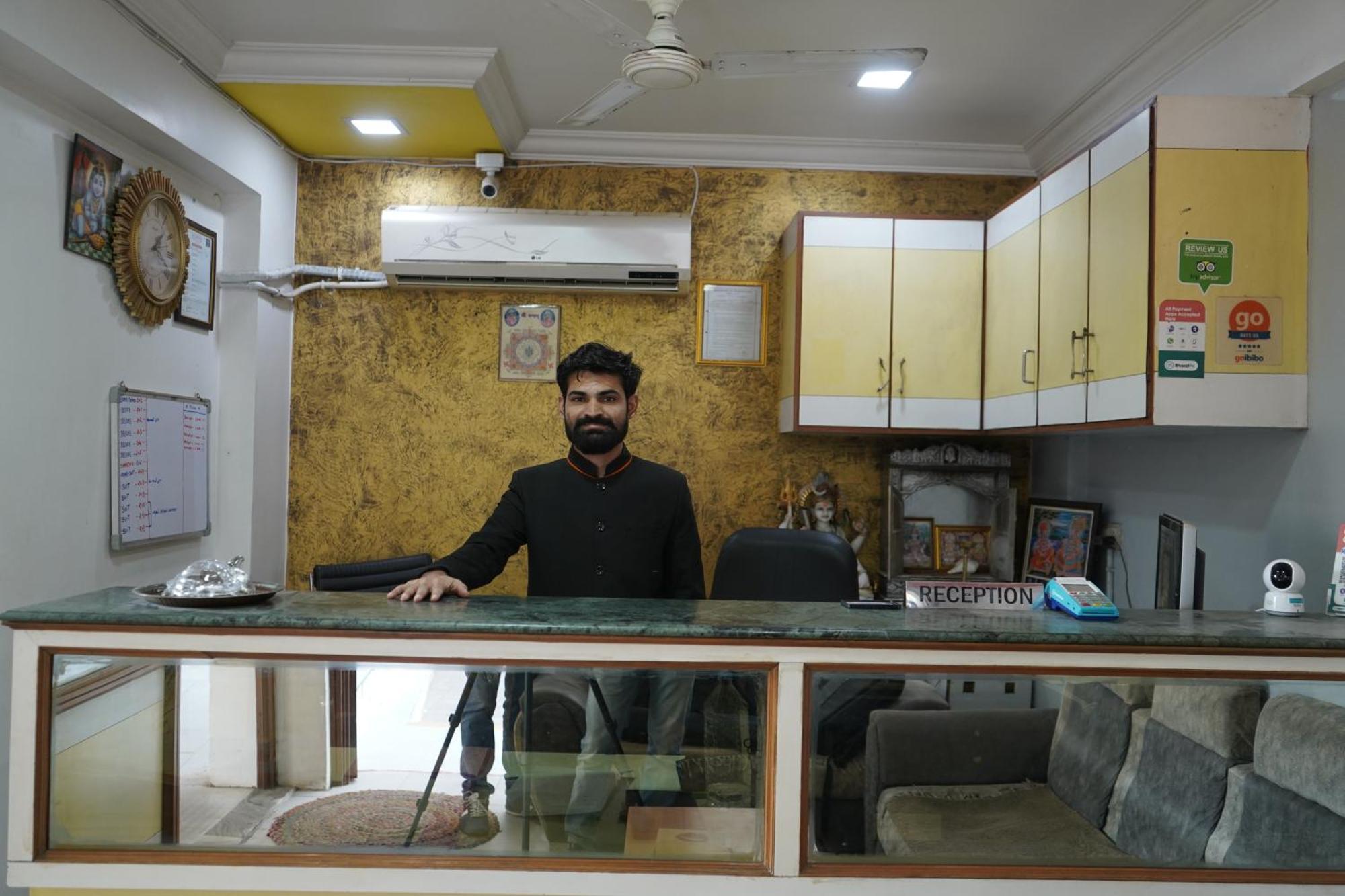 Hotel Krishna Ahmedabad Eksteriør bilde